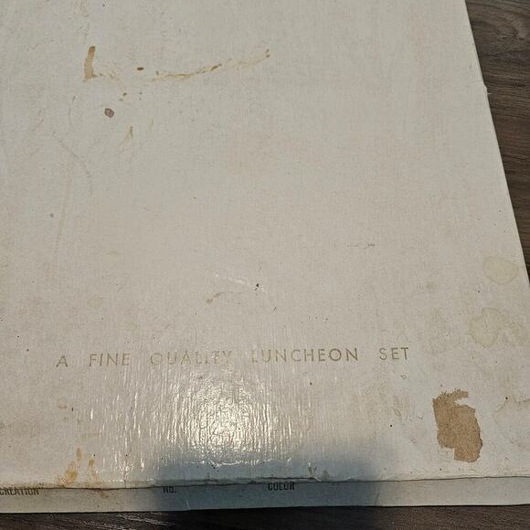 Vintage 8 Piece Luncheon Set Placemats and Napkins Blue Embroidered Kitchen Set - Picture 8 of 10